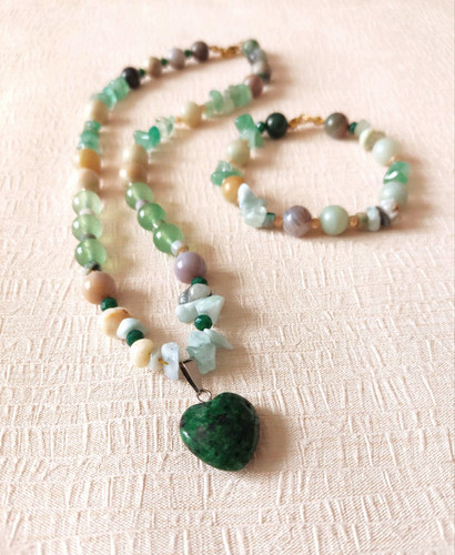 ست گردنبند و دستبند سنگ زئوسیت