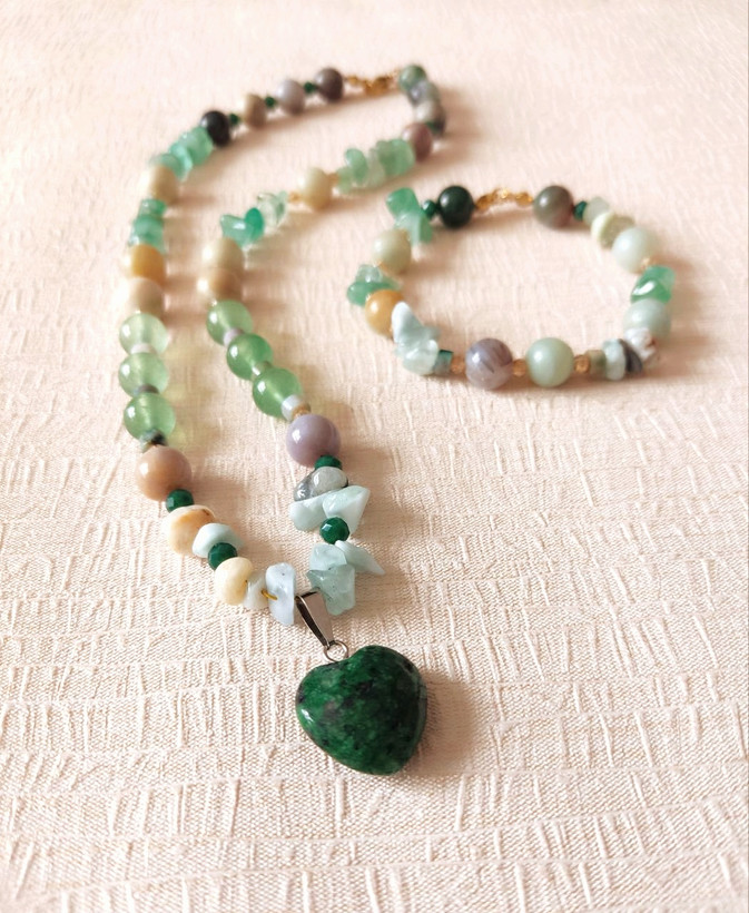 ست گردنبند و دستبند سنگ زئوسیت