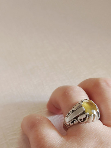 انگشتر نقره مردانه با نگین یاقوت زرد