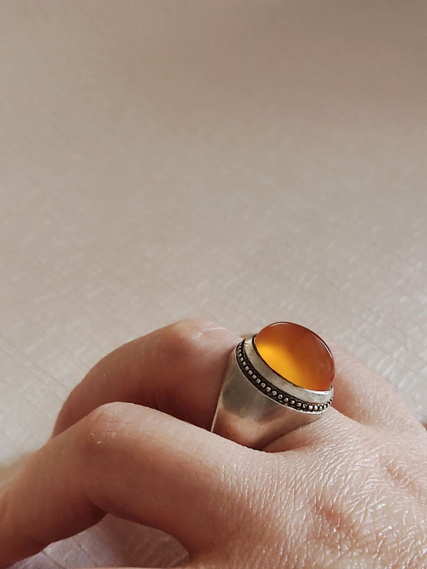 انگشتر نقره مردانه با نگین عقیق یمنی