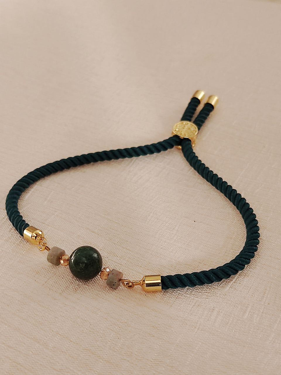 دستبند زنانه عقیق خزه ای