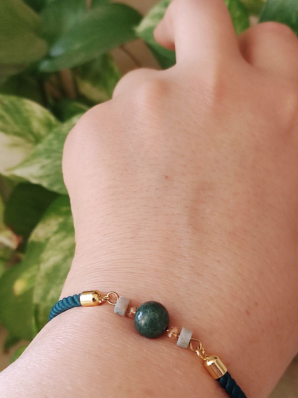 دستبند زنانه عقیق خزه ای