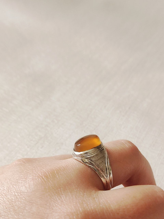 انگشتر نقره مردانه با نگین عقیق یمنی