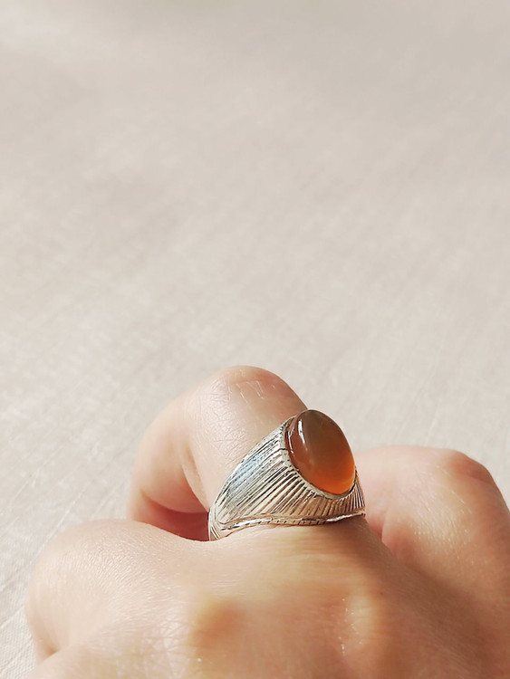 انگشتر نقره مردانه با نگین عقیق یمنی