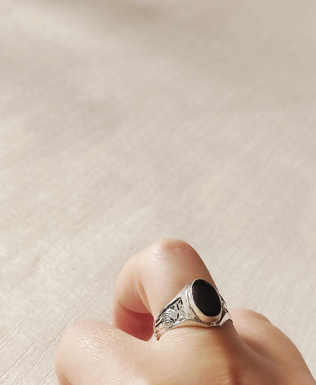 انگشتر نقره مردانه با نگین اونیکس