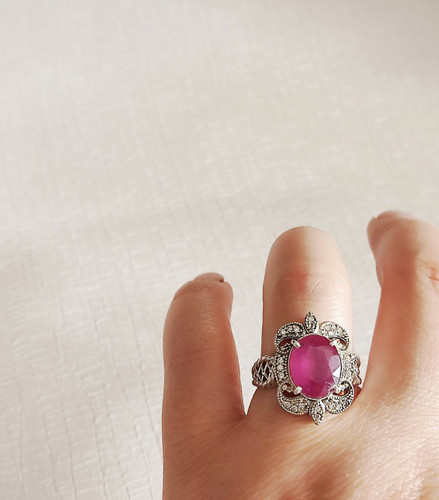 انگشتر یاقوت سرخ