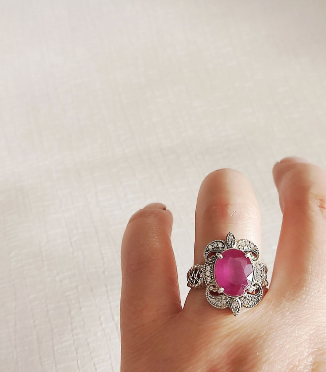 انگشتر نقره زنانه با نگین یاقوت سرخ