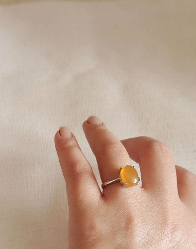 انگشتر نقره زنانه با نگین عقیق یمنی